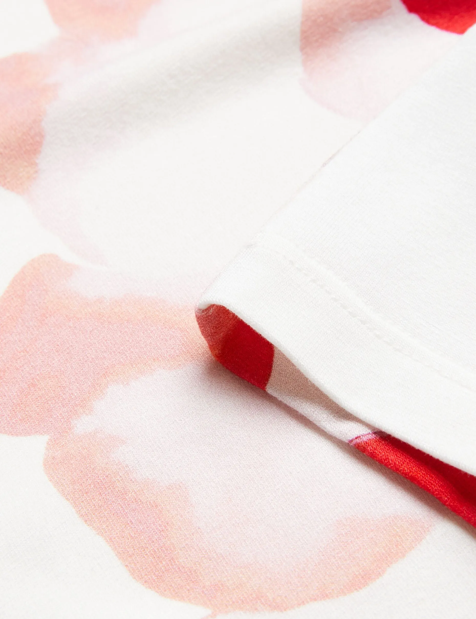 sindhaa_floral_print_fitt_5.webp Sindhaa Floral Print Fitted Short Sleeve T-Shirt